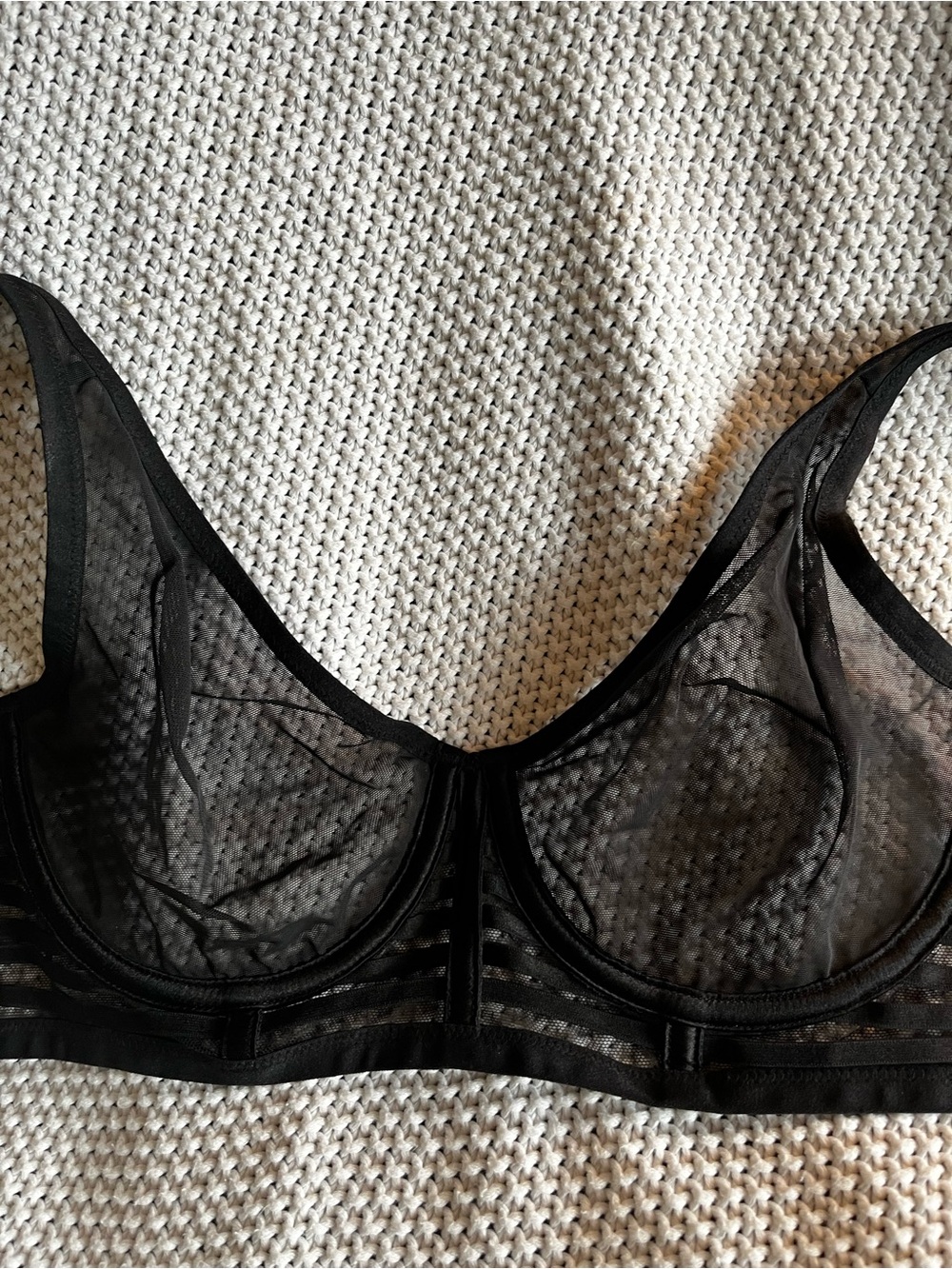 NWT 32 dd Victoria secret Black Sheer Underwire Bra sexy mesh bodice